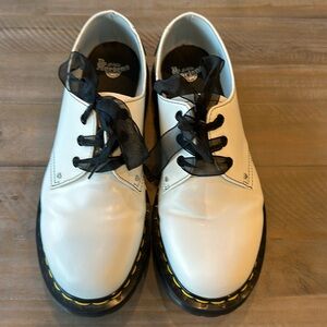 Dr. Martens Valentine Black and white 1461 oxford
